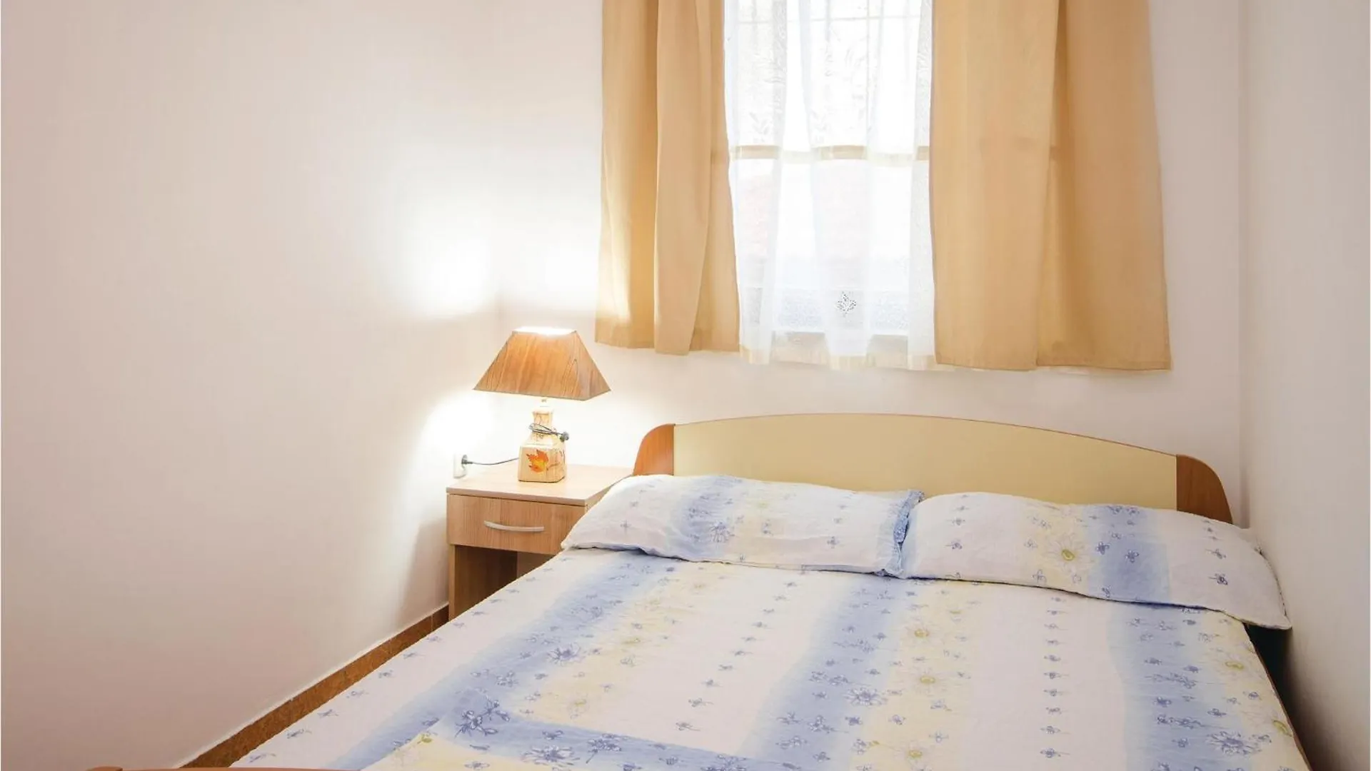Beautiful Apartment In Okrug Gornji With Wifi Trogir