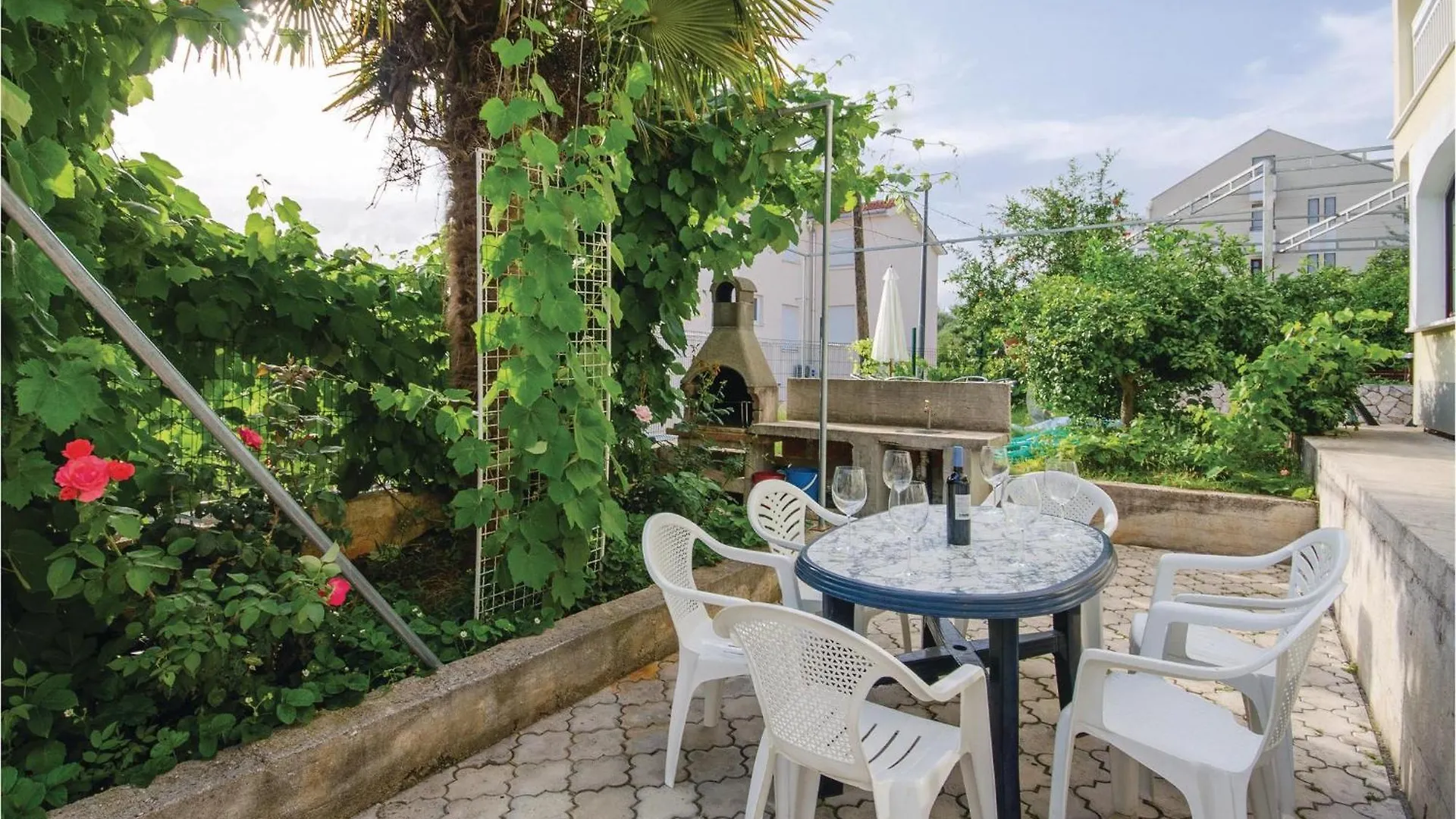 Beautiful Apartment In Okrug Gornji With Wifi Trogir Croatia