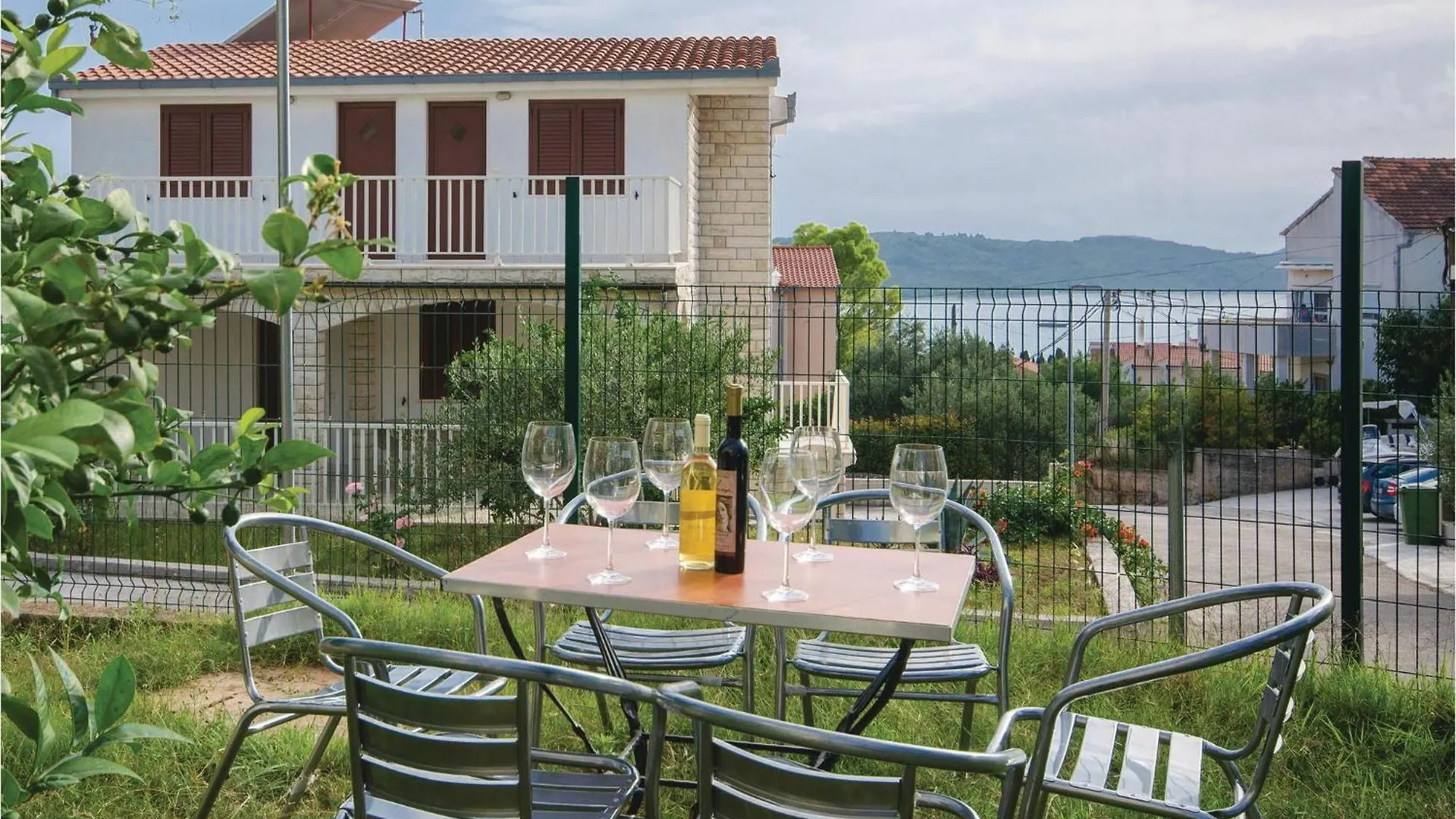 Beautiful Apartment In Okrug Gornji With Wifi Trogir